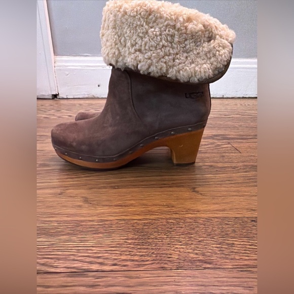 Ugg Lynnea Brown Suede, Sheepskin , Wooden Heel Boots. Size 7 - Picture 2 of 7